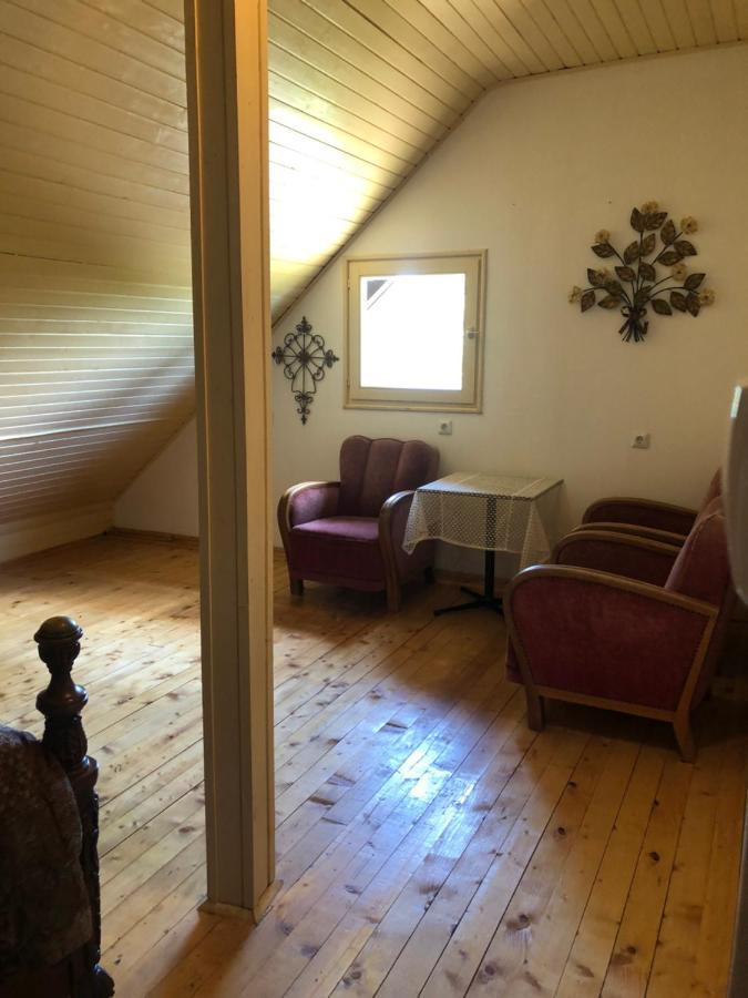 R&B Vendeghaz Lägenhet Balatonakarattya Exteriör bild