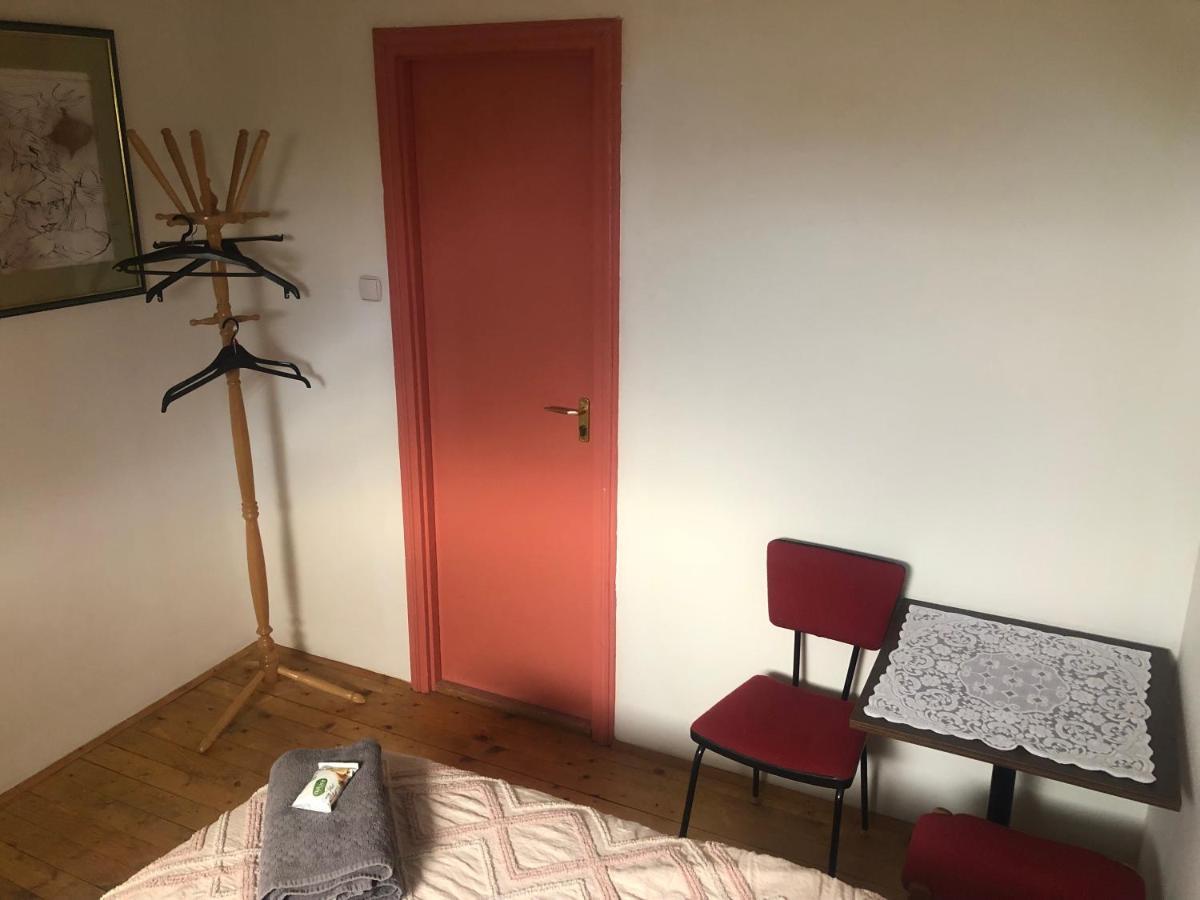 R&B Vendeghaz Lägenhet Balatonakarattya Exteriör bild